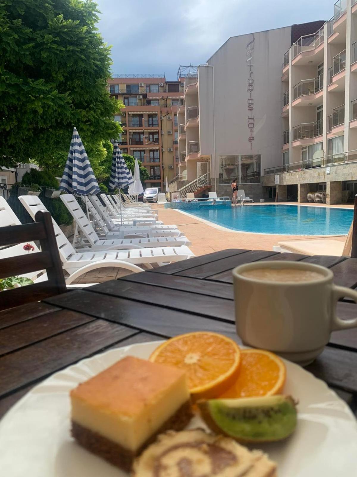 Tropics Hotel Sveti Vlas Buitenkant foto