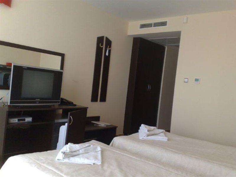 Tropics Hotel Sveti Vlas Buitenkant foto