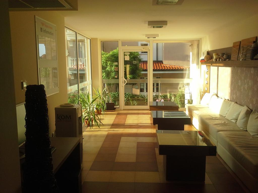 Tropics Hotel Sveti Vlas Buitenkant foto