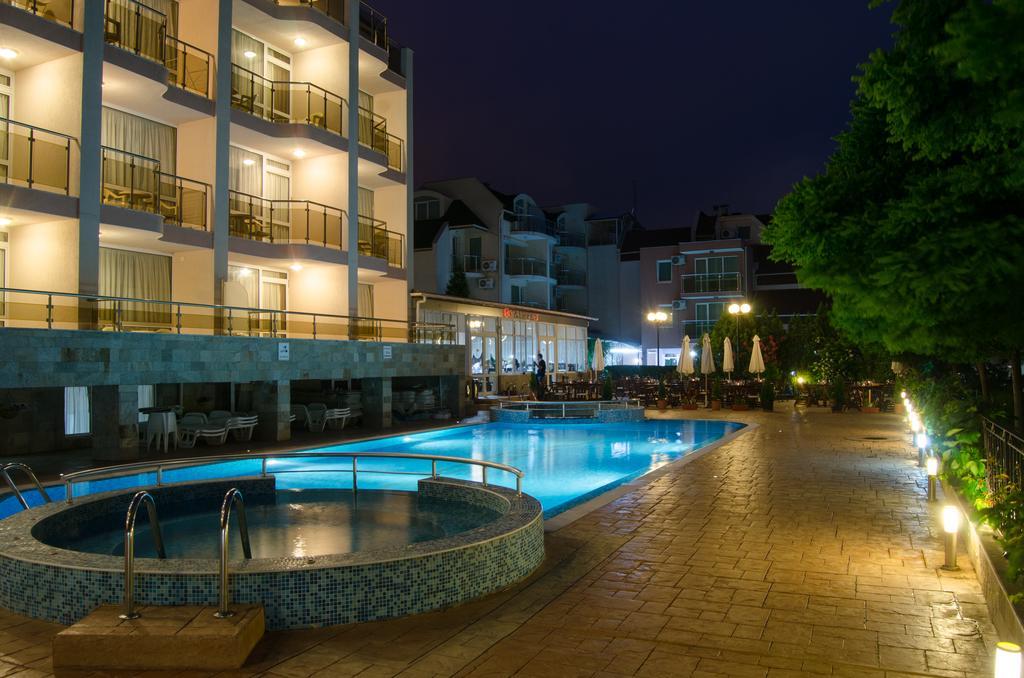 Tropics Hotel Sveti Vlas Buitenkant foto
