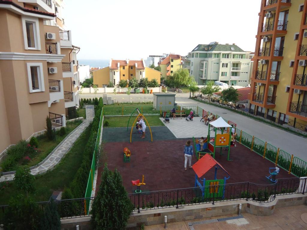 Tropics Hotel Sveti Vlas Buitenkant foto