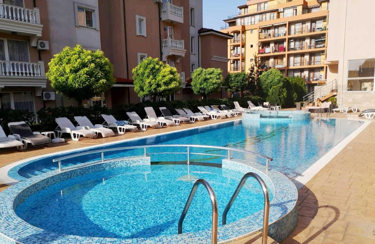 Tropics Hotel Sveti Vlas Buitenkant foto