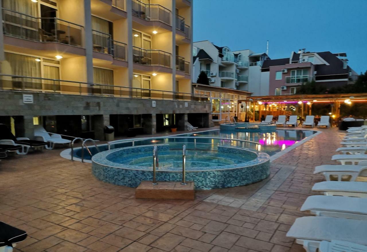 Tropics Hotel Sveti Vlas Buitenkant foto