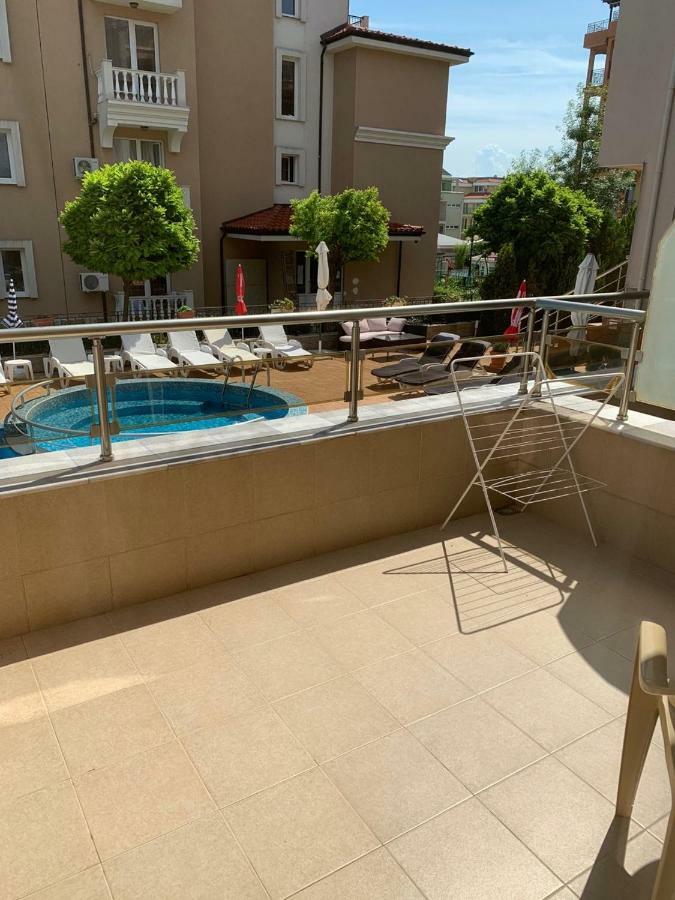 Tropics Hotel Sveti Vlas Buitenkant foto
