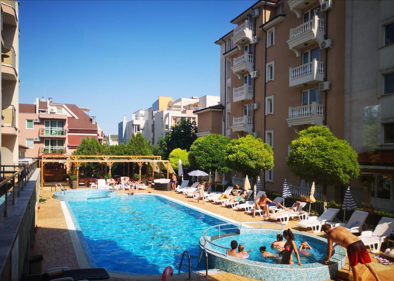 Tropics Hotel Sveti Vlas Buitenkant foto