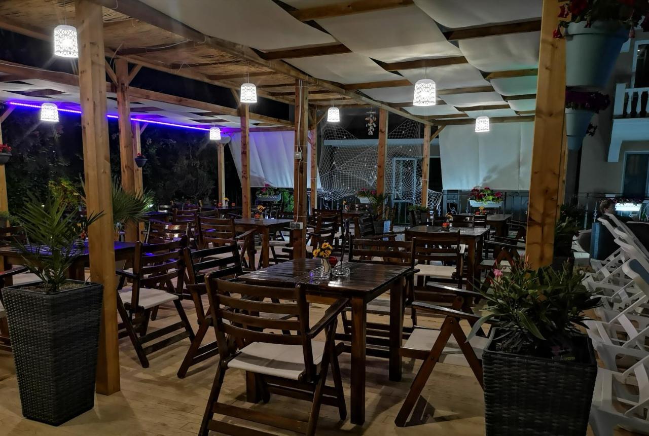 Tropics Hotel Sveti Vlas Buitenkant foto