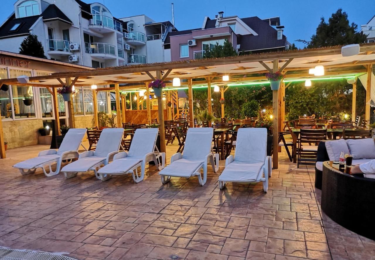 Tropics Hotel Sveti Vlas Buitenkant foto